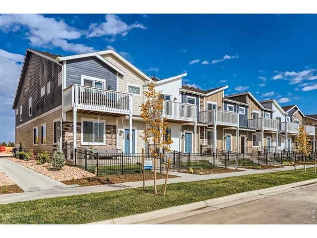 2846 Bear Springs Cir, Longmont, CO 80503