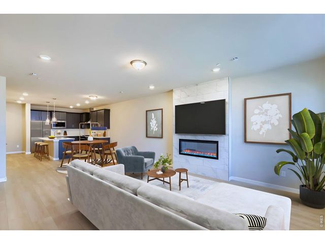 2846 Bear Springs Cir, Longmont, CO 80503