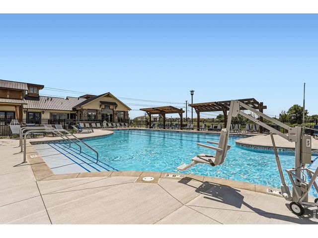 2846 Bear Springs Cir, Longmont, CO 80503