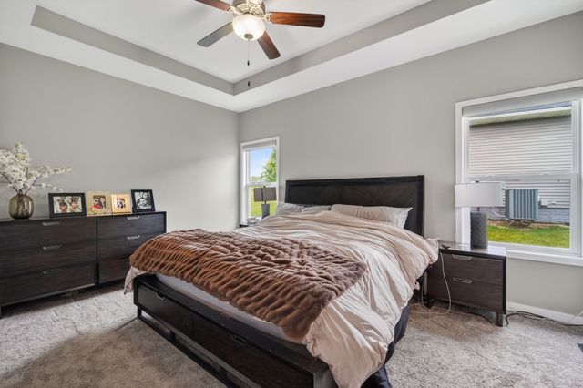9914 Marnewood Drive, Johnston, IA 50131