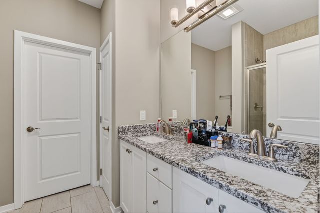 9914 Marnewood Drive, Johnston, IA 50131