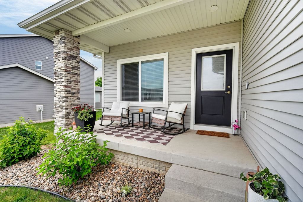 9914 Marnewood Drive, Johnston, IA 50131