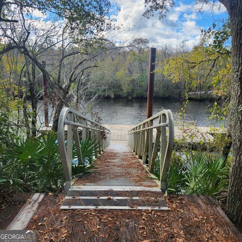 559 Lake Deborah Drive, Folkston, GA 31537