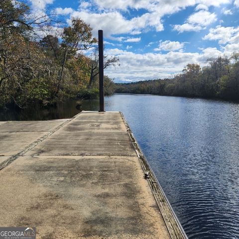 559 Lake Deborah Drive, Folkston, GA 31537