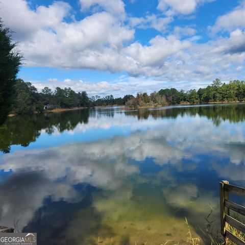 559 Lake Deborah Drive, Folkston, GA 31537