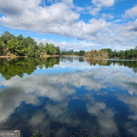 559 Lake Deborah Drive, Folkston, GA 31537