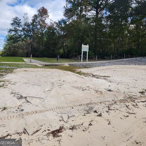 559 Lake Deborah Drive, Folkston, GA 31537