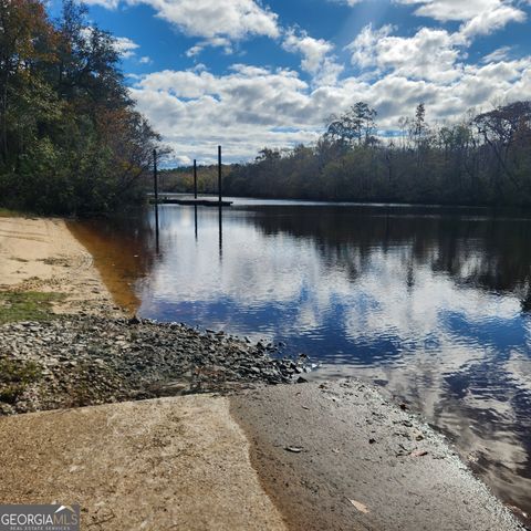 559 Lake Deborah Drive, Folkston, GA 31537