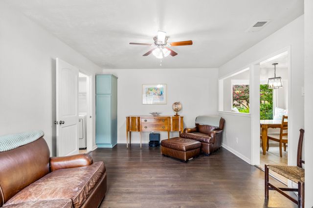 1638 Glencairn Lane, Lewisville, TX 75067