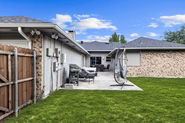 1638 Glencairn Lane, Lewisville, TX 75067
