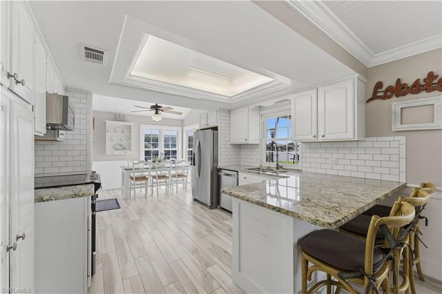 858 SE 1st TER, Cape Coral, FL 33990