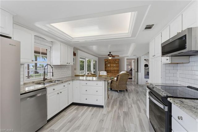 858 SE 1st TER, Cape Coral, FL 33990