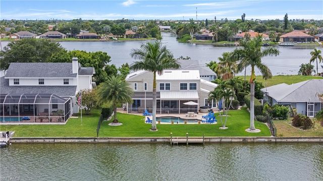 858 SE 1st TER, Cape Coral, FL 33990
