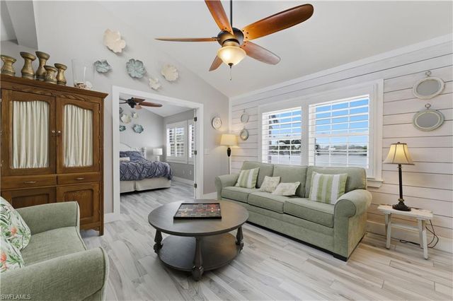 858 SE 1st TER, Cape Coral, FL 33990