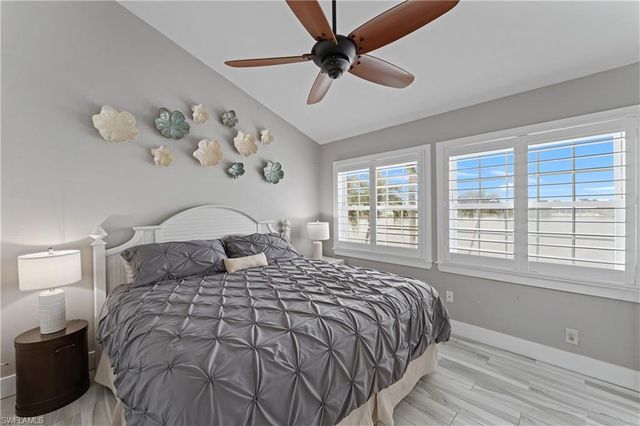 858 SE 1st TER, Cape Coral, FL 33990