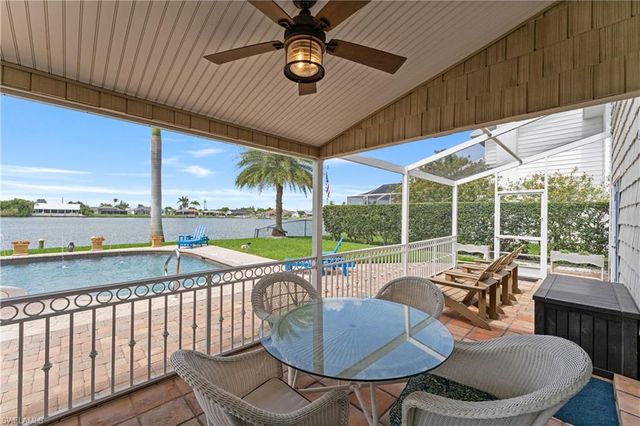 858 SE 1st TER, Cape Coral, FL 33990