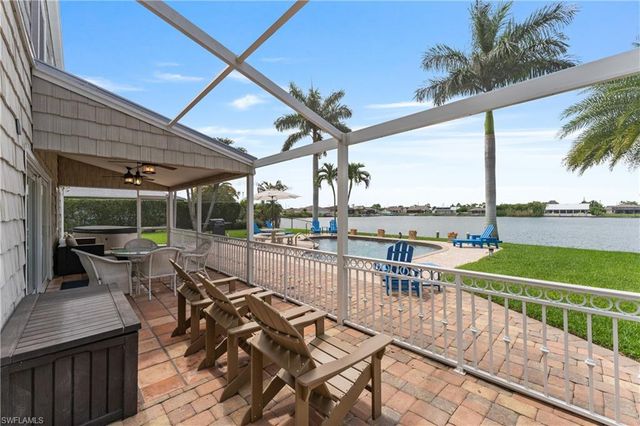 858 SE 1st TER, Cape Coral, FL 33990