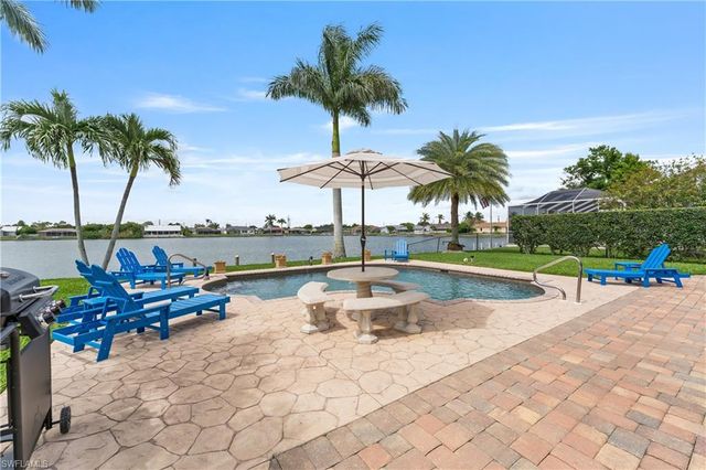 858 SE 1st TER, Cape Coral, FL 33990