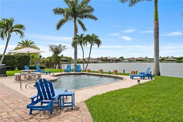 858 SE 1st TER, Cape Coral, FL 33990