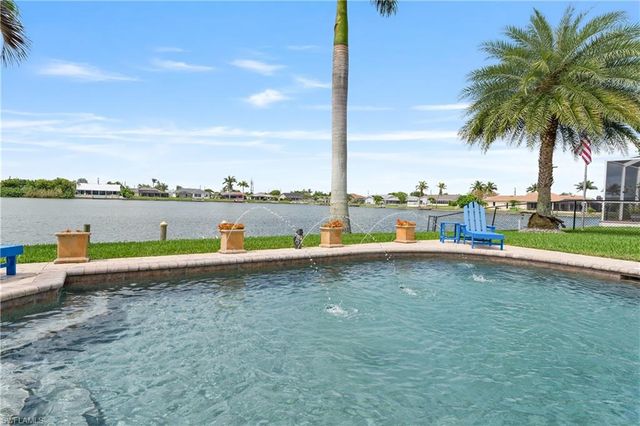 858 SE 1st TER, Cape Coral, FL 33990