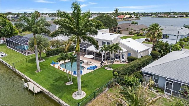 858 SE 1st TER, Cape Coral, FL 33990
