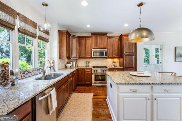 401 Ridgewater Lane, Waleska, GA 30183