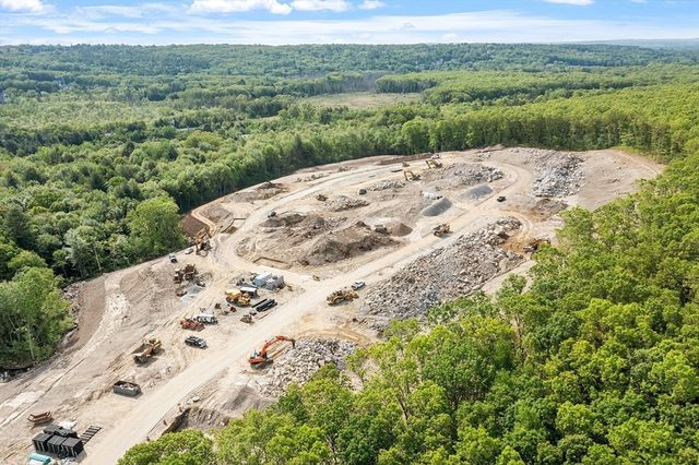 5 Conifer Circle 28, Shrewsbury, MA 01545