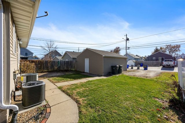 819 G Ave NW, Cedar Rapids, IA 52405