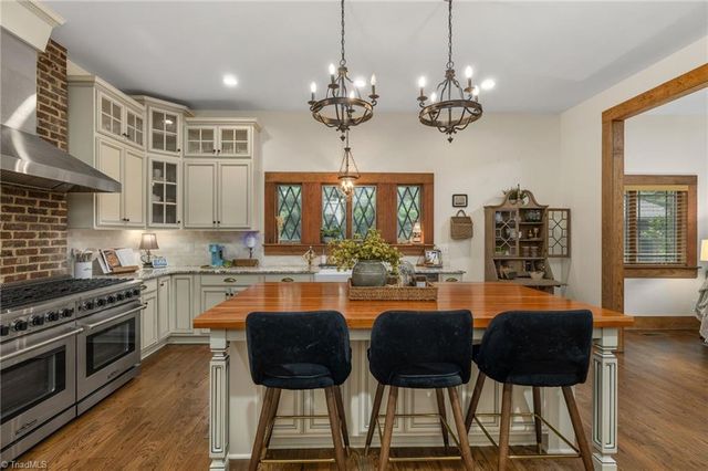 7 Mock Street, Thomasville, NC 27360