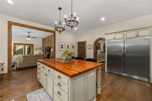 7 Mock Street, Thomasville, NC 27360