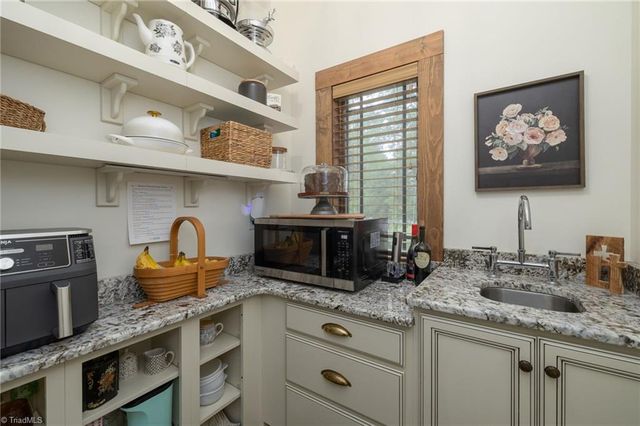 7 Mock Street, Thomasville, NC 27360
