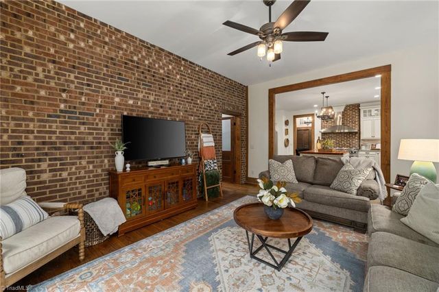 7 Mock Street, Thomasville, NC 27360