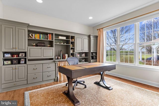 1100 PINEVILLE RD, New Hope, PA 18938