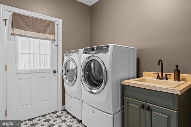 1100 PINEVILLE RD, New Hope, PA 18938