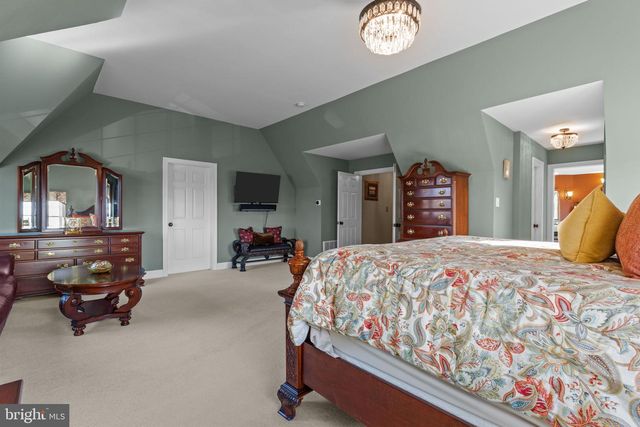 1100 PINEVILLE RD, New Hope, PA 18938