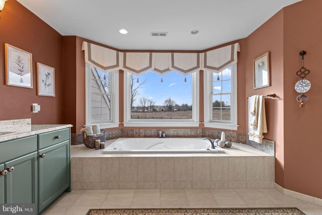 1100 PINEVILLE RD, New Hope, PA 18938