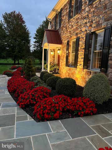 1100 PINEVILLE RD, New Hope, PA 18938