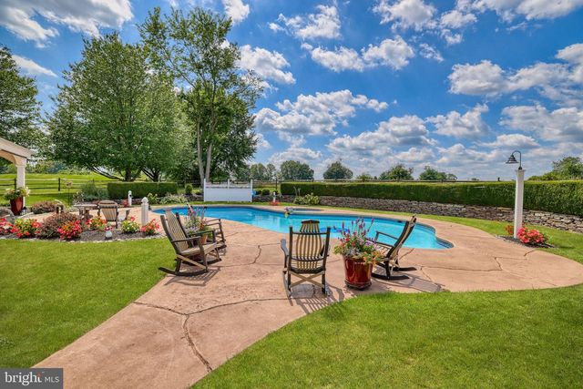 1100 PINEVILLE RD, New Hope, PA 18938