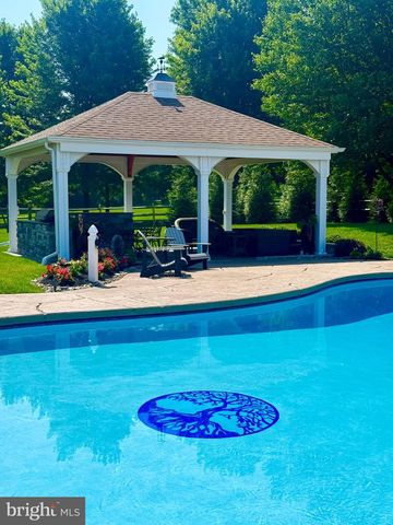 1100 PINEVILLE RD, New Hope, PA 18938