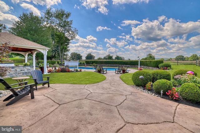 1100 PINEVILLE RD, New Hope, PA 18938