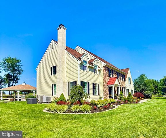 1100 PINEVILLE RD, New Hope, PA 18938