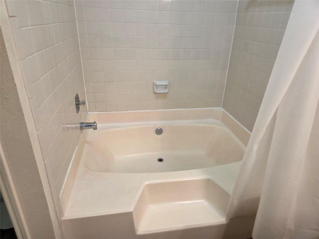 3780 Tanglewilde Street 106, Houston, TX 77063