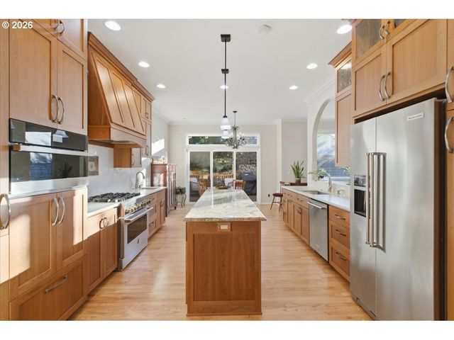 2082 BARRINGTON Ave, Salem, OR 97302