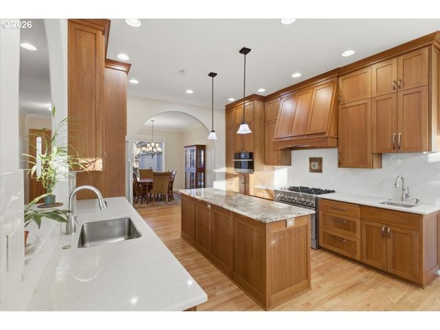 2082 BARRINGTON Ave, Salem, OR 97302