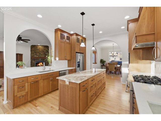 2082 BARRINGTON Ave, Salem, OR 97302