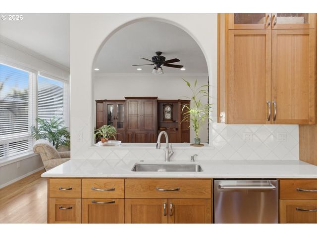 2082 BARRINGTON Ave, Salem, OR 97302