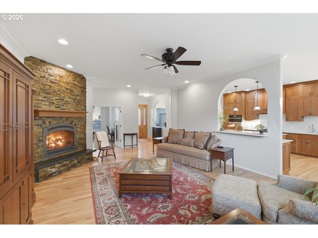 2082 BARRINGTON Ave, Salem, OR 97302