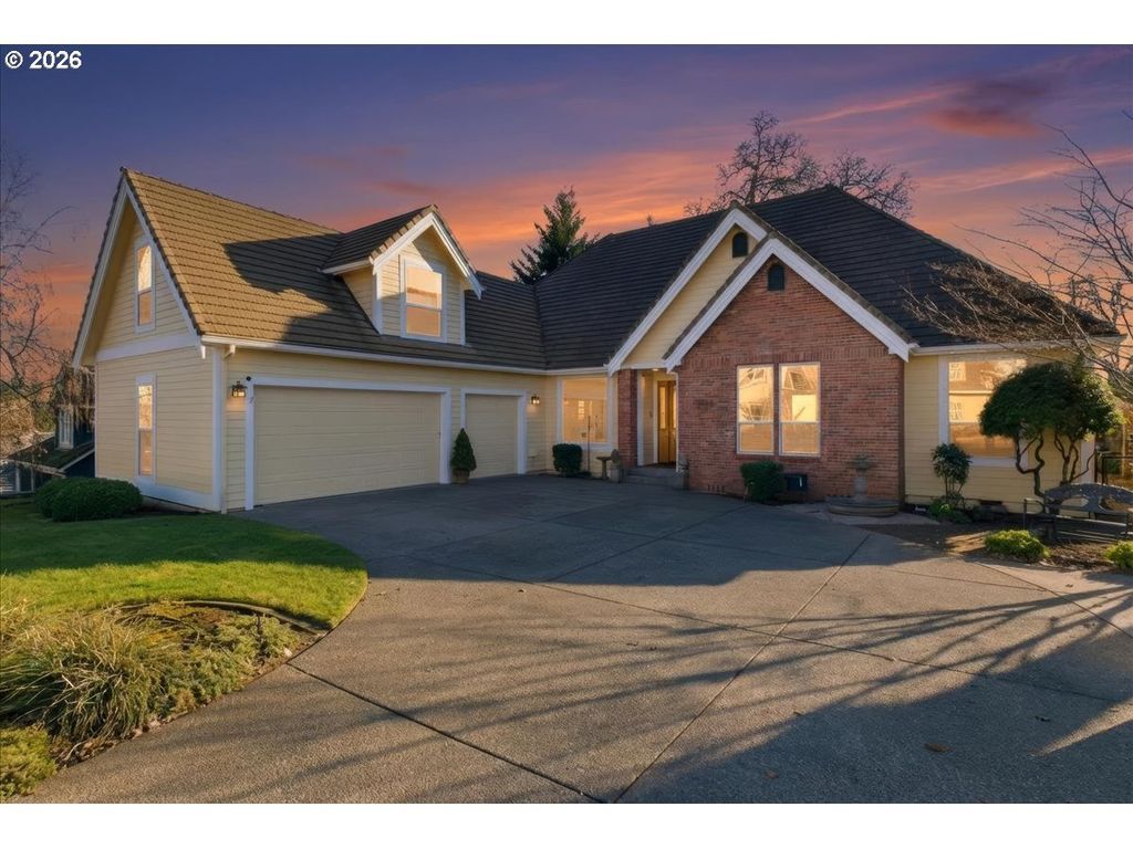 2082 BARRINGTON Ave, Salem, OR 97302