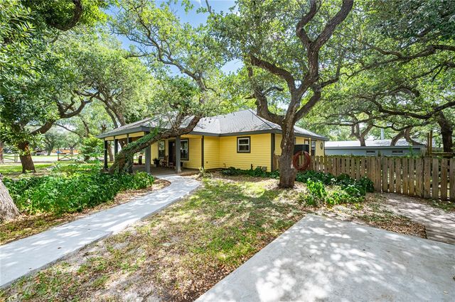 308 Cactus St, Fulton, TX 78358