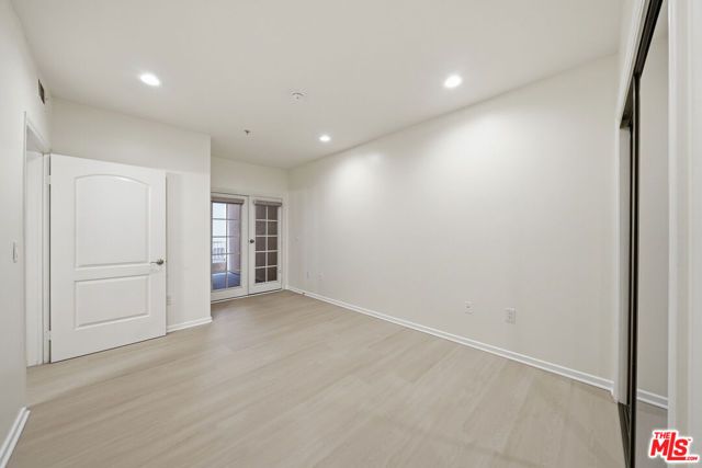 1037 S Fedora Street 204, Los Angeles, CA 90006